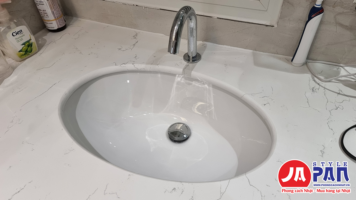 Chậu rửa mặt Toto L532 âm bàn tròn | Thiết kế nhỏ gọn sang trọng 5 Chậu rửa mặt Toto L532 âm bàn tròn | Thiết kế nhỏ gọn sang trọng - Ảnh 5