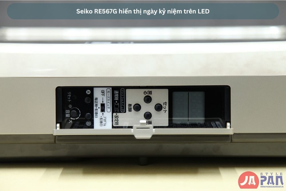 Seiko RE567G hiển thị ngày kỷ niệm trên LED