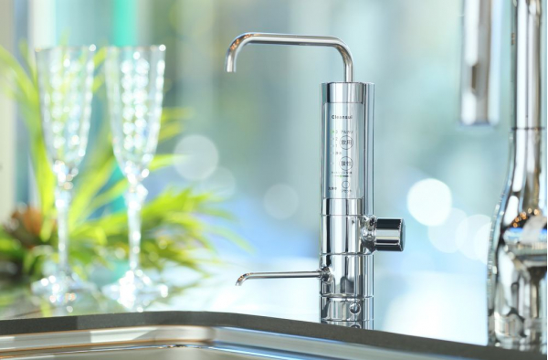 Cách tạo nước kiềm tại nhà nhanh chóng, dễ làm 3 Bạn có thể tạo nước kiềm tại nhà bằng cách sử dụng máy lọc nước kiềm