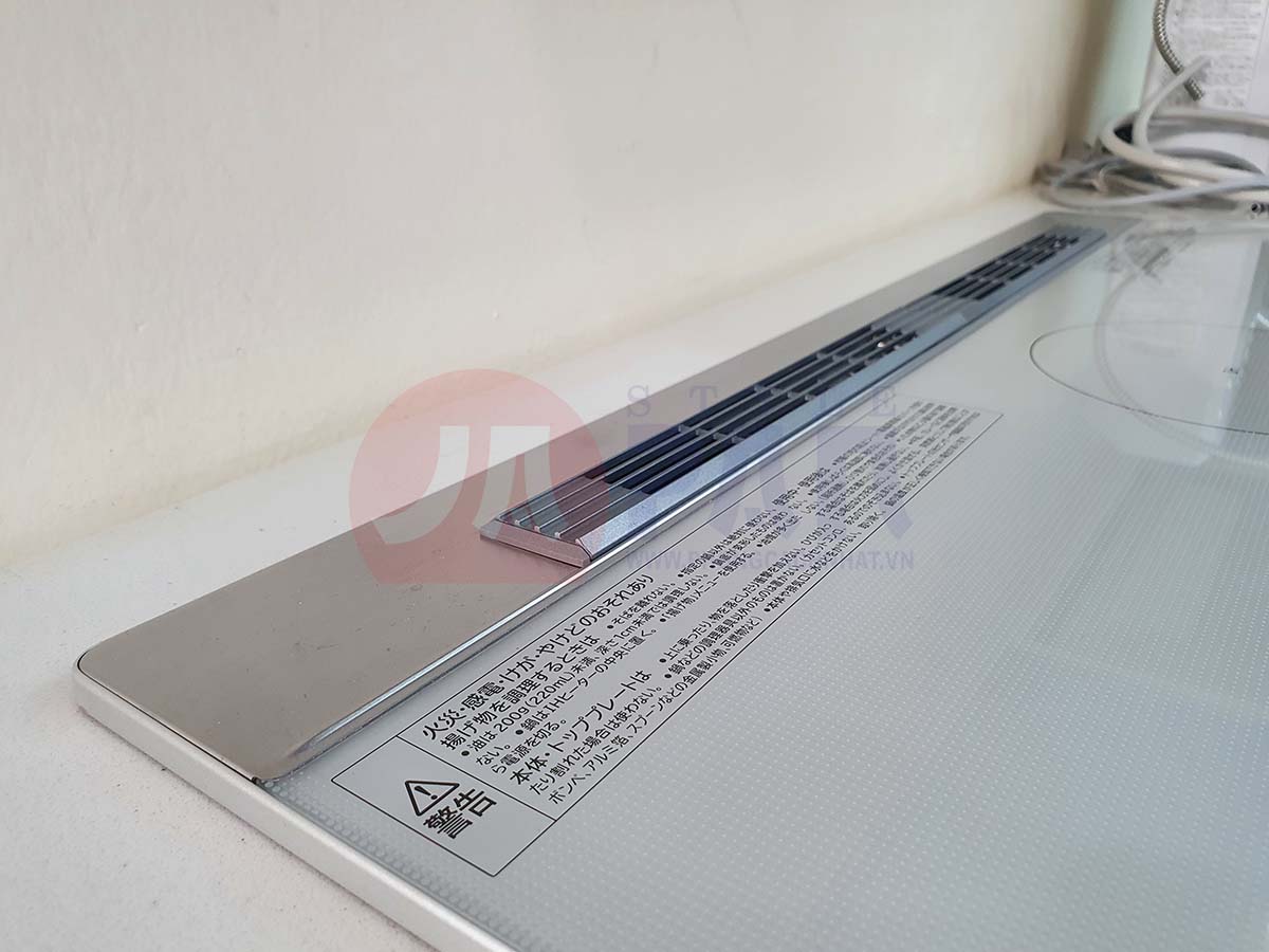 Bếp từ Hitachi HT-M8STWF | Kính tràn viền, lò nướng cải tiến 5 Bếp từ Hitachi HT-M8STWF | Kính tràn viền, lò nướng cải tiến - Ảnh 5