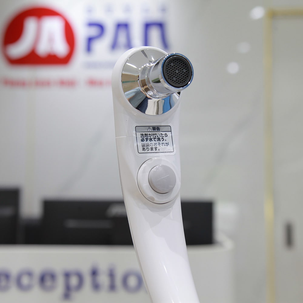 Vòi xịt vệ sinh Toto T95WRR nhìn từ bên trái