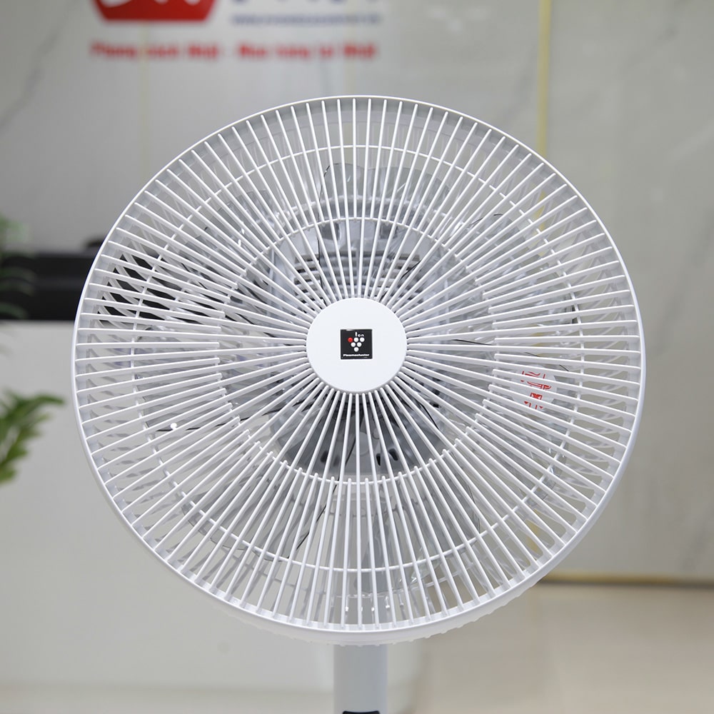 Quạt Sharp PJ-S3DS | Động cơ DC êm ái, tuần hoàn gió tối ưu 8 Trực điện lồng quạt Sharp PJ-S3DS với nan an toàn