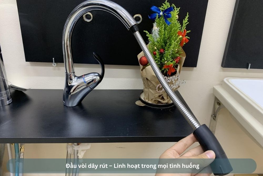 Vòi rửa bát Toto TKN34PBRRA nội địa Nhật 3 Đầu vòi dây rút linh hoạt
